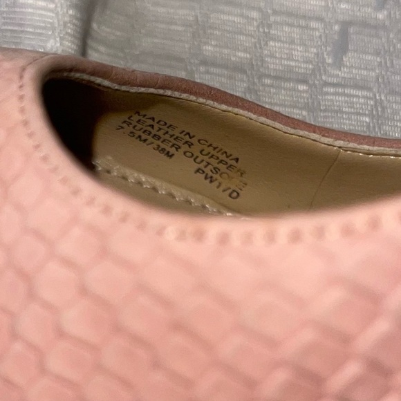 EUC Elegant Pink Suede Block Heel Pumps - Picture 6 of 8